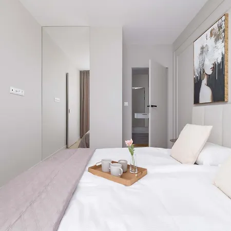 Daire Exclusive With Parking Near Tauron Arena By Renters