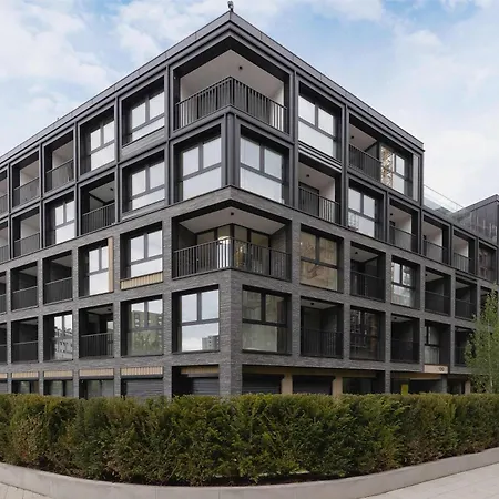 Exclusive With Parking Near Tauron Arena By Renters Apartamento Cracóvia